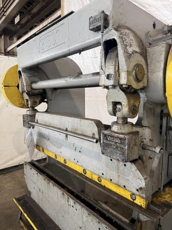 45 Ton, Verson #2050, mechanical press brake w/ dies, 66" capacity - Image 4