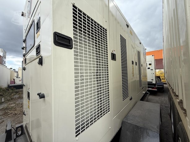 400 KW Caterpillar #XQ400, Portable Diesel Generator Set, CAT 3456 engine, EMCP 2+ control panel, 1800 RPM - Image 1