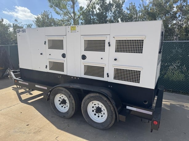 150 KW SWP #QP190, Diesel Generator Set, sound attenuated enclosure, trailer mounted, digital controller - Image 3