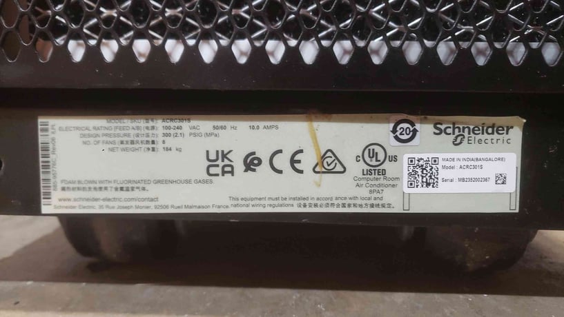 APC Schneider #ACRC301S, InRow Cooling Unit, Chilled Water, 100-240 VAC (5 available) - Image 2