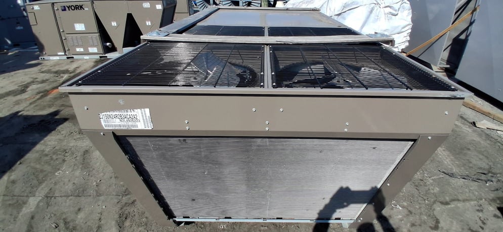 12.5 Ton, York #7J15N24R2B3ACA2A2 Sun Pro 3 Predator RTU package unit, 208/230 V., 3 phase, 60 Hz, gas heat - Image 5