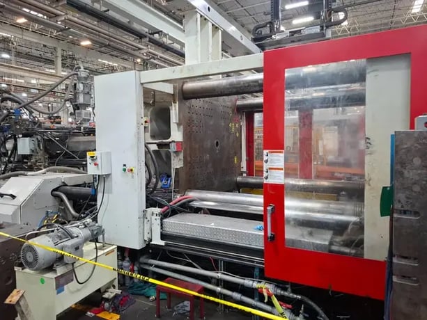 1125 Ton, 232 oz., Milacron #MG-1100-232, horizontal plastic injection molder, 61" x 47.2" tie bar spacing - Image 6