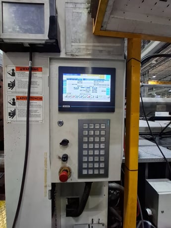 1125 Ton, 232 oz., Milacron #MG-1100-232, horizontal plastic injection molder, 61" x 47.2" tie bar spacing - Image 2