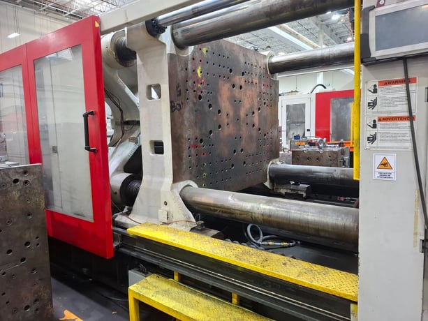 1125 Ton, 232 oz., Milacron #MG-1100-232, horizontal plastic injection molder, 61" x 47.2" tie bar spacing - Image 7