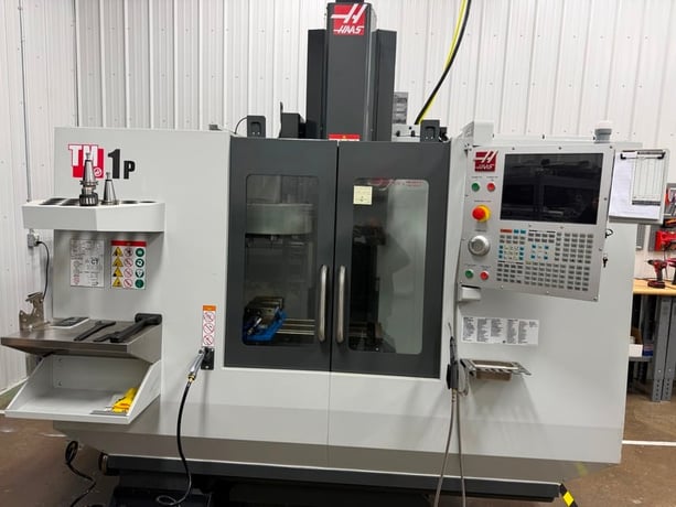 Haas #TM-1P, CNC Vertical Toolroom Mill, 47.8" x 10.5" table, 30" X, 16" Y, 16" Z, 7.5 HP, 6000 RPM, CAT 40 - Image 1
