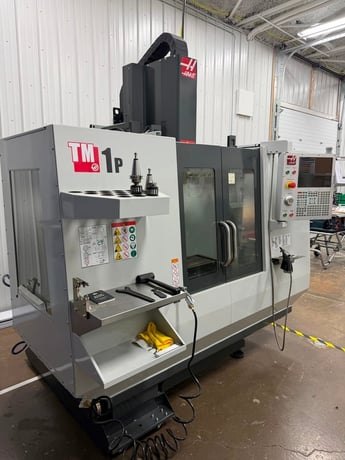 Haas #TM-1P, CNC Vertical Toolroom Mill, 47.8" x 10.5" table, 30" X, 16" Y, 16" Z, 7.5 HP, 6000 RPM, CAT 40 - Image 2