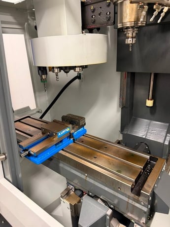 Haas #TM-1P, CNC Vertical Toolroom Mill, 47.8" x 10.5" table, 30" X, 16" Y, 16" Z, 7.5 HP, 6000 RPM, CAT 40 - Image 5