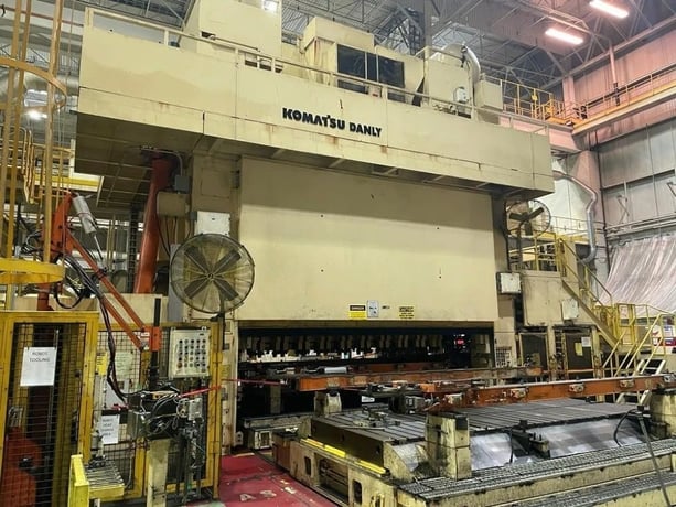1200 Ton, Komatsu #S4T-1200-MF, 4500 x 1700 mm Die Space, 600" mm Stroke, 1500 mm Shut Height, 10-22 SPM - Image 1