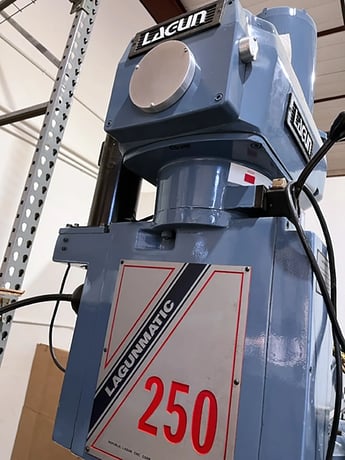 Lagun #Lagunmatic-250, vertical mill, 16" x48" tbl., 3 HP, 27" X, 15" Y, 16" Z, #40, remote pendant, Bijur - Image 3