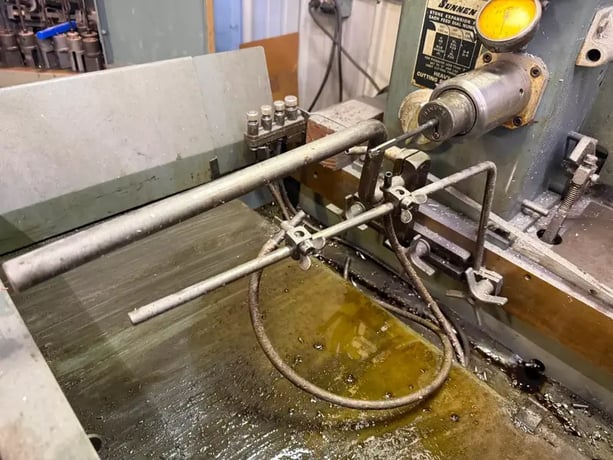 Sunnen #MBB-1660, 6.5" precision horizontal hone with tooling, self energized band type spindle brake - Image 7