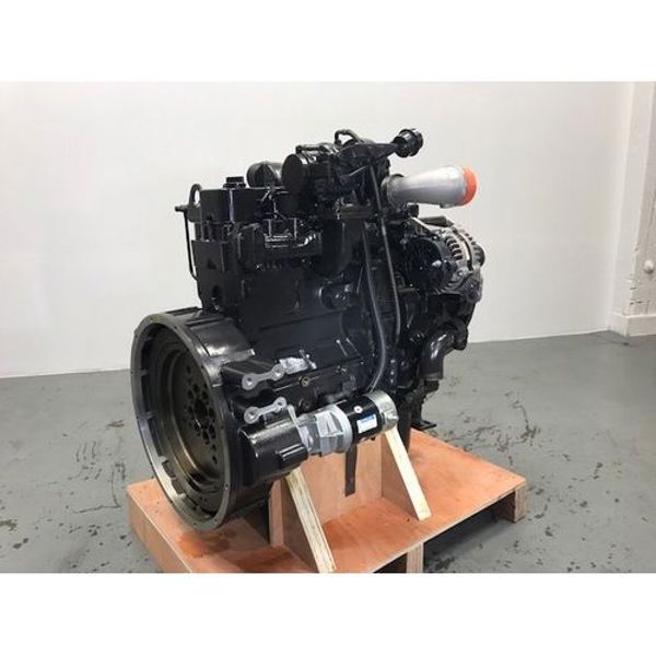 125 HP Cummins #4BT3.9, Engine, sound attenuated enclosure, 24 Volts, warranty, unused - Image 2