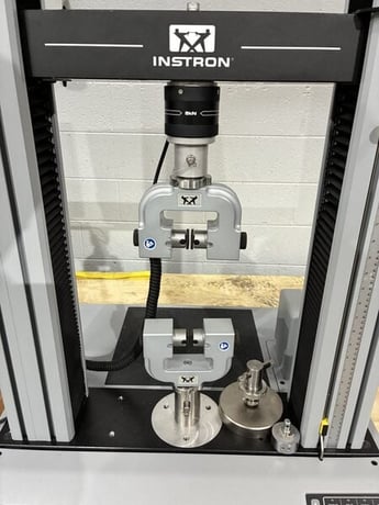 1125 lbf (5kN) Instron #34TM-5, Tensile Tester, 44" tension testing opening, 16.5" x 5" table, 44" testing - Image 2