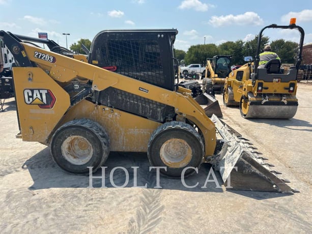 Cat 272D CAB, Skid Steer Loader, 1055 hours, S/N: TP900334, 2023 - Image 2