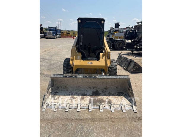 Cat 272D CAB, Skid Steer Loader, 1055 hours, S/N: TP900334, 2023 - Image 3