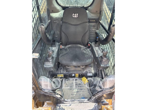 Cat 272D CAB, Skid Steer Loader, 1055 hours, S/N: TP900334, 2023 - Image 8