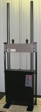 5.5 KIP (25kN), MTS #312.21, fatigue load frame, 2 columns, 21" btwn columns, 21" x 10" table, reconditioned - Image 1