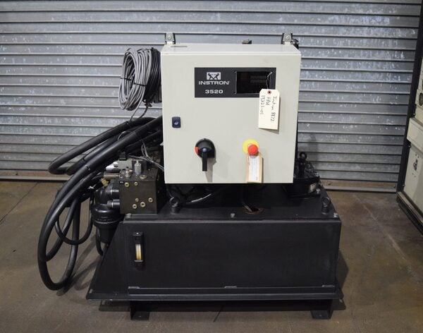 Instron #8872, servo hydraulic fatigue testing system, 10 kN @ 3000 psi, 2 columns, 18" btwn columns - Image 6