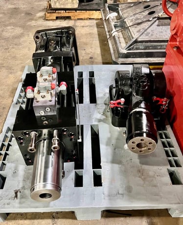MTS #204.81, hydraulic actuator, 110 KIP (500kN), 6" dynamic/6" static stroke, swivel base, reconditioned - Image 1