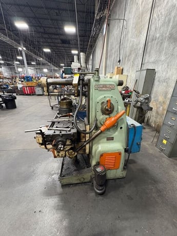 Kearney & Trecker #CE, Knee & Column Milling Machine, 3 HP, 8" x 41" table - Image 2