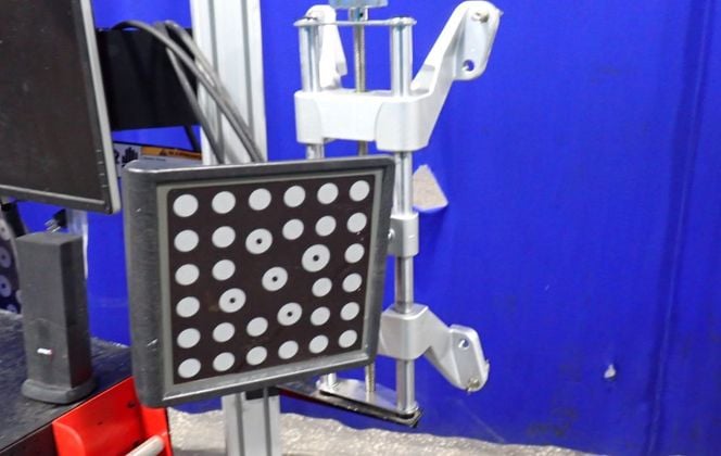 Snap-On #EEWA550A, Wheel Alignment System, 10,000 lb., 115/230 V. - Image 9