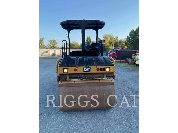 Caterpillar CB44B, Twin Drum Roller, 1168 hours, S/N: JXL00147C, 2015 - Image 2