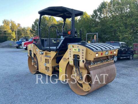 Caterpillar CB44B, Twin Drum Roller, 1168 hours, S/N: JXL00147C, 2015 - Image 4