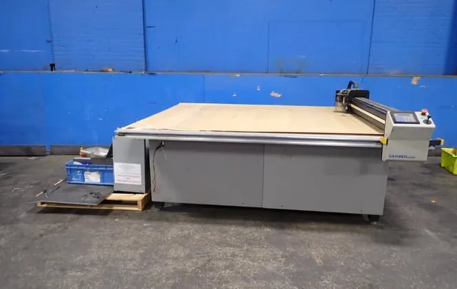 Gerber, Cutting Table, w/Computer, 96" x 75" capacity - Image 1