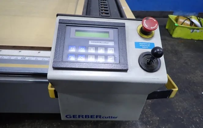 Gerber, Cutting Table, w/Computer, 96" x 75" capacity - Image 3