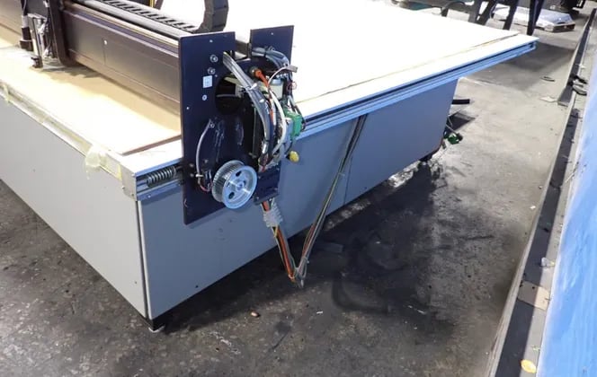 Gerber, Cutting Table, w/Computer, 96" x 75" capacity - Image 6