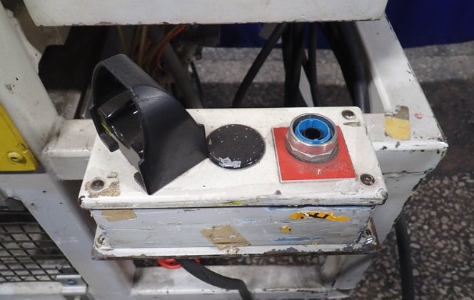 HS Technologies #C-Pillar-Quad-Cab, Assembly Station, w/Digital Display, QPM & Screw Gun, 4-Wheel, 80 psi - Image 10