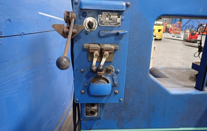 16" DoAll #3012-U, Vertical Band Saw, 160" Band length, 120" File Length, 24" x 24" Table, 220 V - Image 6