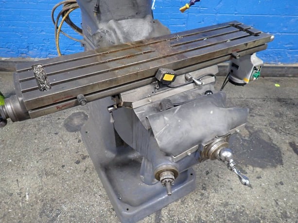 Bridgeport, Vertical Mill, w/Attached Light, 9" x 42" Table, 1 HP, 220/440 V - Image 6
