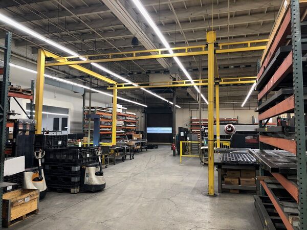 1 Ton, LodeRail #H2000-S-12-10-33-20, overhead bridge crane, 20' Span, 23'-33' runway length, free standing - Image 3