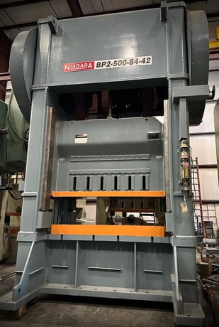 500 Ton, Niagara #BP2, 14" stroke, 32" Shut Height, 84" x 42" bed, 18-36 SPM, 1979 - Image 3
