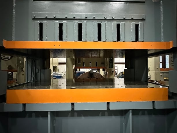 500 Ton, Niagara #BP2, 14" stroke, 32" Shut Height, 84" x 42" bed, 18-36 SPM, 1979 - Image 5
