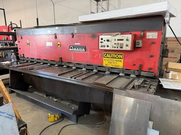 1/4" x 10' Amada #M-3060, mechanical shear, 60 SPM, 40" front operated power back gauge, squaring arm, 13 - Image 1