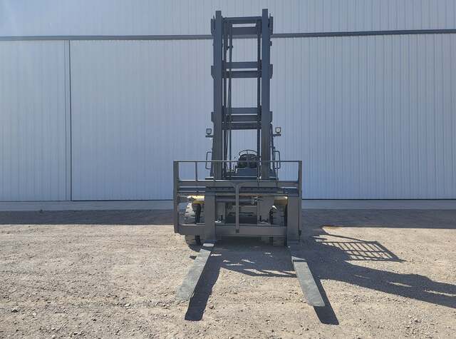 15500 lb. Daewoo Doosan #D70S, forklift, 236" lift height, Doosan diesel engine, solid tires, 2-stage mast - Image 5