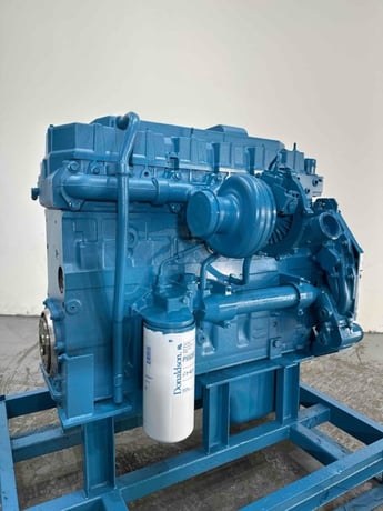 International #DT530E, Truck Engine, rebuilt, warranty - Image 2