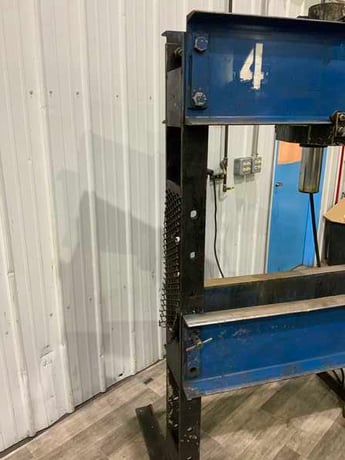 55 Ton, OTC, Hydraulic H-Frame Press, 15" open height, 32" between housings, 6-1/4" stroke, 3" cylinder rod - Image 6