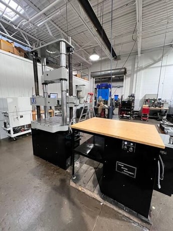 Satec #WHVL (MTQ Servo), 120K (600kN), 52" test opening, 30" btwn columns/screws, 9" stroke - Image 2