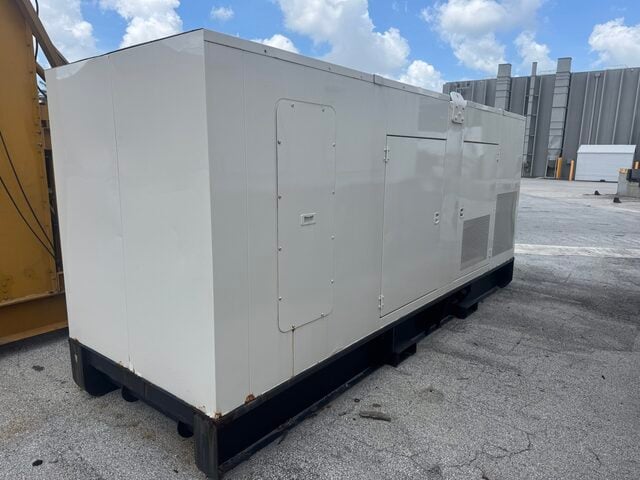 400 KW Caterpillar #XQ400, Diesel Generator Set, Sound Attenuated Enclosure, 628 HP CAT C15 Engine, 1800 RPM - Image 3