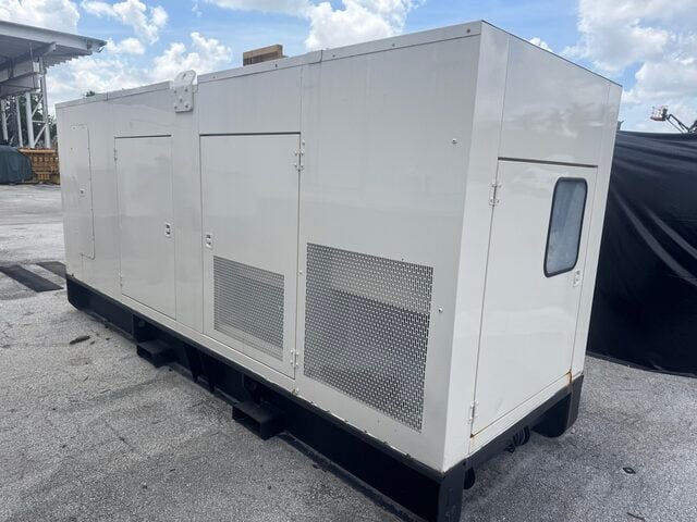 400 KW Caterpillar #XQ400, Diesel Generator Set, Sound Attenuated Enclosure, 628 HP CAT C15 Engine, 1800 RPM - Image 4