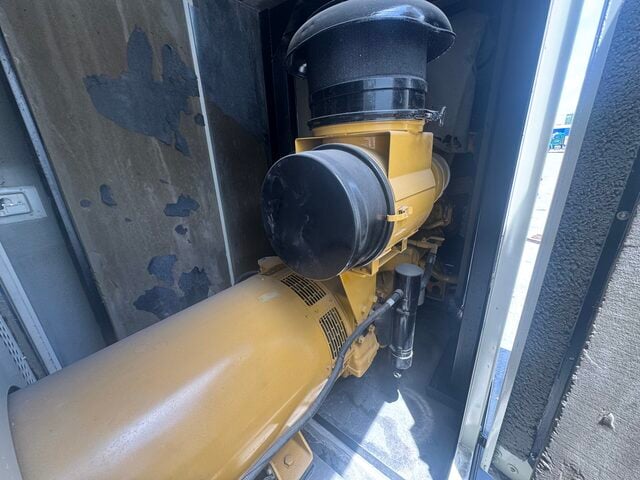 400 KW Caterpillar #XQ400, Portable Diesel Generator Set, 470-gallon base fuel tank, 1800 rpm, Multi Voltage - Image 10