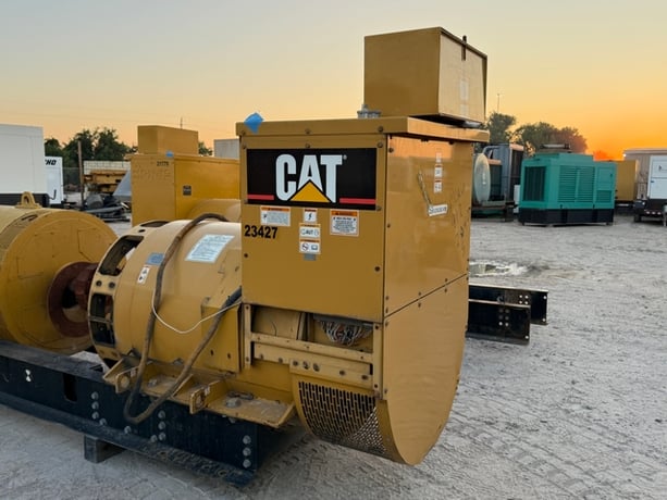 1750 KW, Caterpillar #SR4B, Generator End, 824 Frame, 480 Volt, 2001 - Image 1