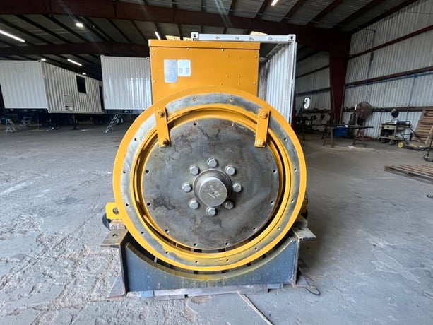1100 KW, 1800 RPM, Caterpillar #SR4B, Generator End, 696 Frame, 480 Volt - Image 3