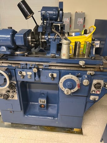 10" Brown & Sharpe #1024U, universal cylindrical grinder, 12" x 1" x 5" wheel, 60-600 RPM, hydraulic table - Image 5