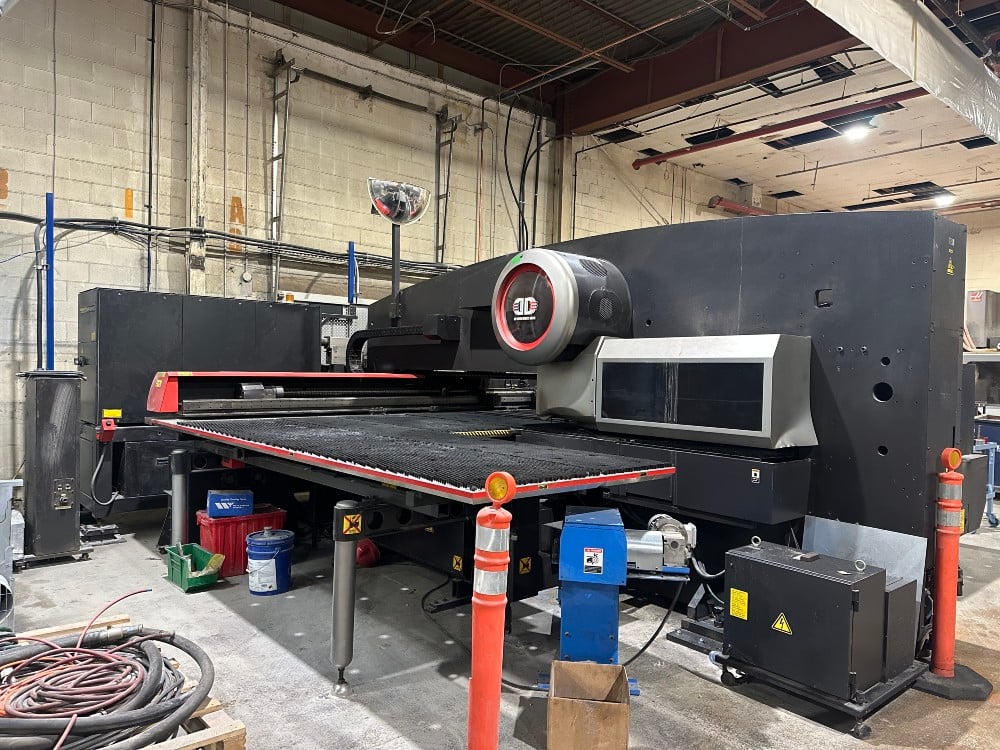 Amada #EMLK3610NT, laser / punch combo, 33 ton, 4000 watt Fanuc C4000 (AF-4000E) Co2 laser, 58 station King - Image 2