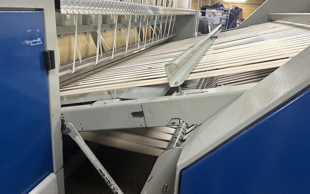 Chicago #S-12-2000, 4-Lane cross folder, VFD, LH discharge, 240 V., 1999 - Image 5