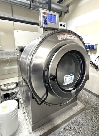 140 lb. Milnor #42026V6Z, Open Pocket Washer Extractor, rigid mount, 480 V., 2019 (2 available) - Image 1