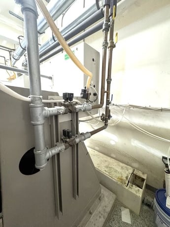 140 lb. Milnor #42026V6Z, Open Pocket Washer Extractor, rigid mount, 480 V., 2019 (2 available) - Image 4